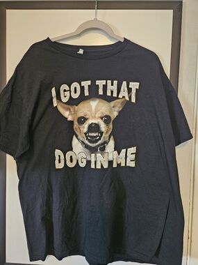 Fruit of the Loom Black Tee with Snarling Chihuahua Graphic